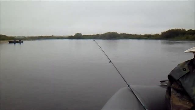 Рыбалка на троллинг ловля щуки на дорожку на реке Припять. смотреть онлайн