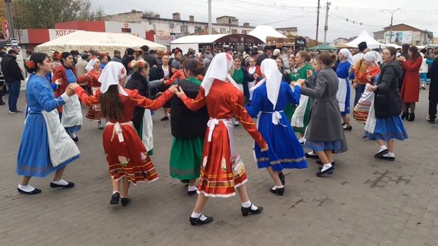 День вина в Комрате 2 смотреть онлайн