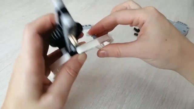 Как собрать захват Lego mindstorms EV3 / A grab mechanism Lego ev3 смотреть онлайн
