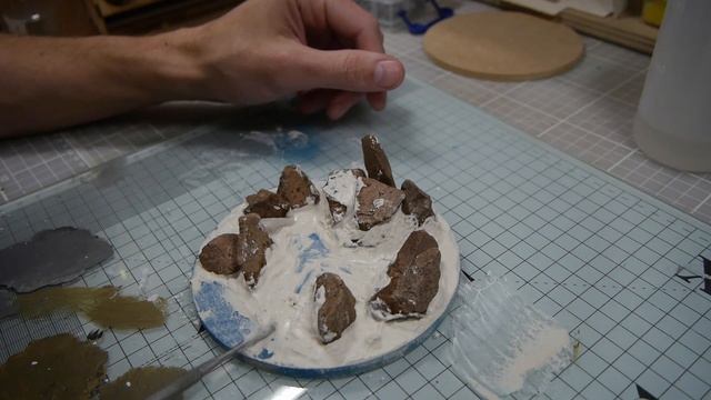 How To Make A Scratch Built Imperial Star Destroyer Using Some Rocks And Plastic / Miniature Dioram