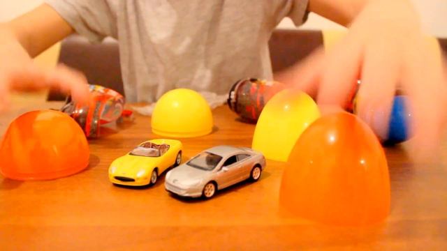 Распаковка яиц Welly с коллекционными машинами  Unpacking Eggs Welly. ВЗАИМНАЯ ПОДПИСКА.
