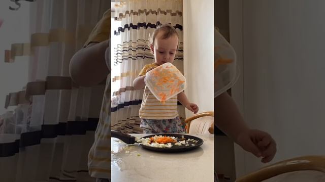 Шеф-повар Дарий готовит рыбный суп ? #еда #рецепты