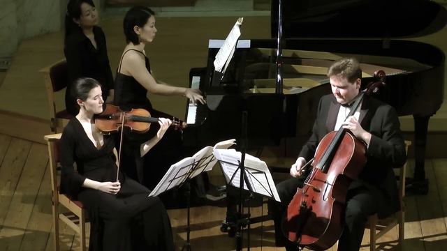 Trio Aquilon play Beethoven Archduke Trio Mvt 3 Andante Cantabile смотреть онлайн