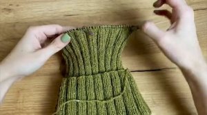 ПРОСТАЯ ШАПКА СПИЦАМИ. Шапка резинкой 3х2 с красивой макушкой. Мастер-класс для начинающих. Вязание