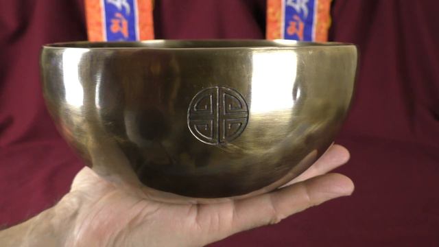 Поющая чаша кованая Full Moon 19,5 см Соль 196 Гц, До# 567 Гц смотреть онлайн