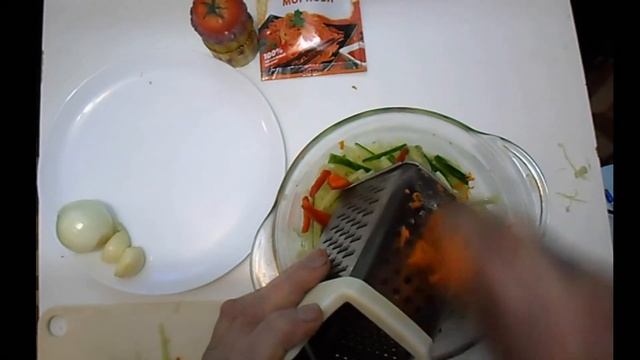 Салат со свежей капустой , огурцом и болгарским перцем. Типа по корейски смотреть онлайн