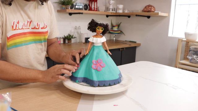Encanto Mirabel Buttercream Doll Cake!