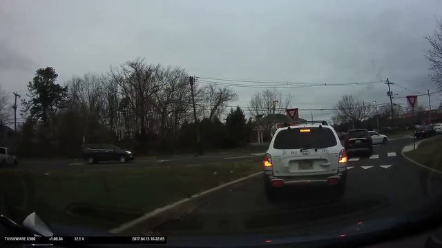 Hooper Ave, TR, NJ annoying driver+close call смотреть онлайн