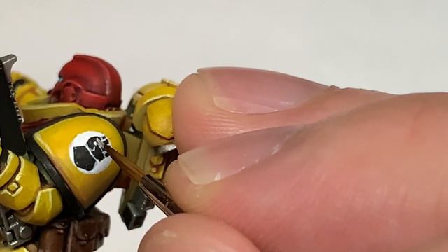 How to paint an Imperial Fists Chapter Badge смотреть онлайн
