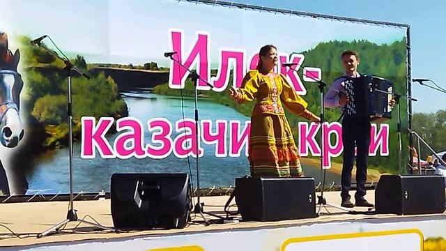 Солистка народного ансамбля песни и танца "Зёрнышко" Валерия Дегтярева. смотреть онлайн