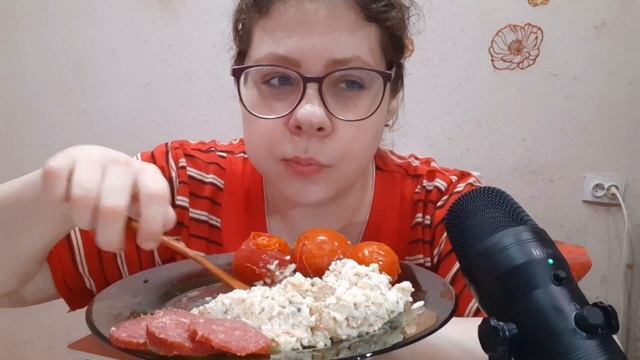 Мукбанг салат Ленивая Мимоза?/Как я познакомилась с мужем? Где он работает? смотреть онлайн