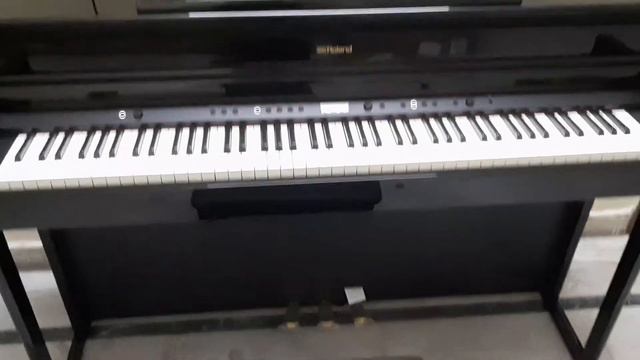 Roland piano HP704PE смотреть онлайн