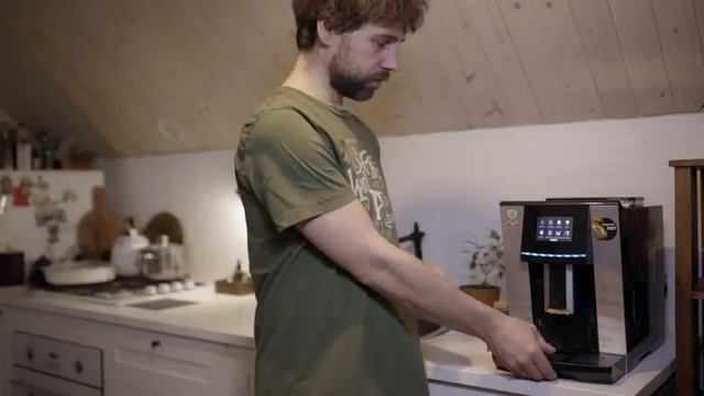 Видеообзор кофемашины Nuarra