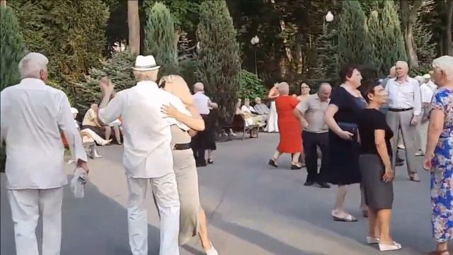 А ЛЕТО ЦВЕТА НЕБАЗОЛОТОМ РАСШИТОЕ!!!