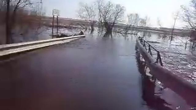 Затопило мост смотреть онлайн