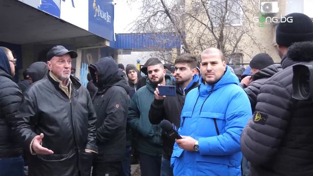 Тарторът на Сектор Б влезе в спор със служител на Левски смотреть онлайн