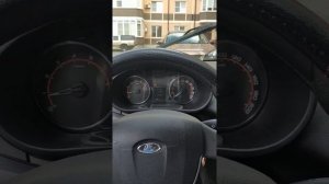 Гранта, при включении поворотника срабатывают дворники!!!