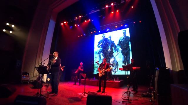 #СВОИХ НЕ БРОСАЕМ / ГОСПОДА ОФИЦЕРЫ смотреть онлайн