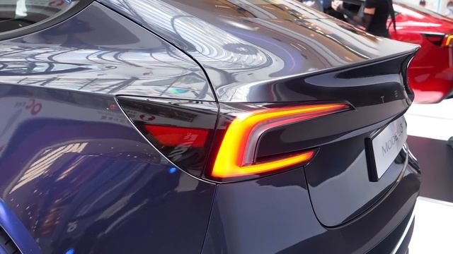 PS5 Slim 11月登場｜Tesla Model 3 現場直擊新車｜iPhone 15 Pro 有幾多鈦金屬？ ｜#PriceWeekly 188 смотреть онлайн