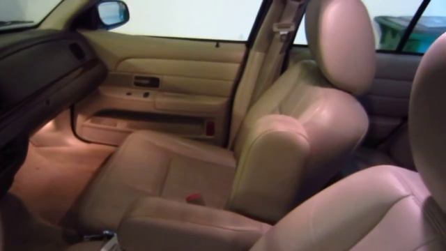 2011 Ford Crown Victoria LX Exterior & Interior Walk Around Tour - Canon Elph 300 HS смотреть онлайн