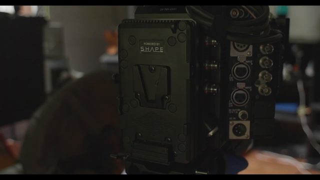 CAMPARISON: Panasonic VariCam LT vs. Blackmagic Pocket Cinema Camera 4K (Part One) смотреть онлайн