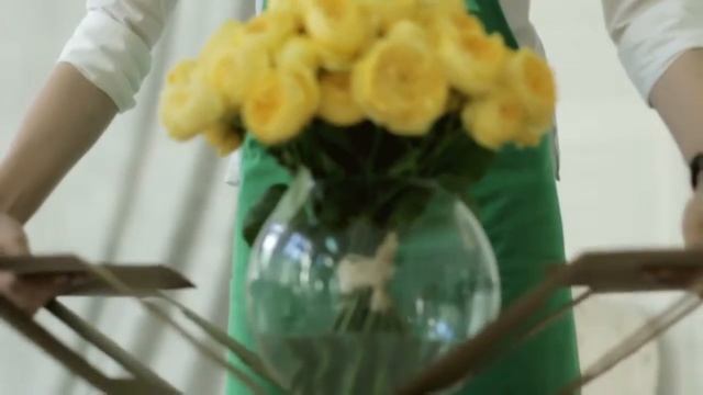 Упаковка букета в вазе