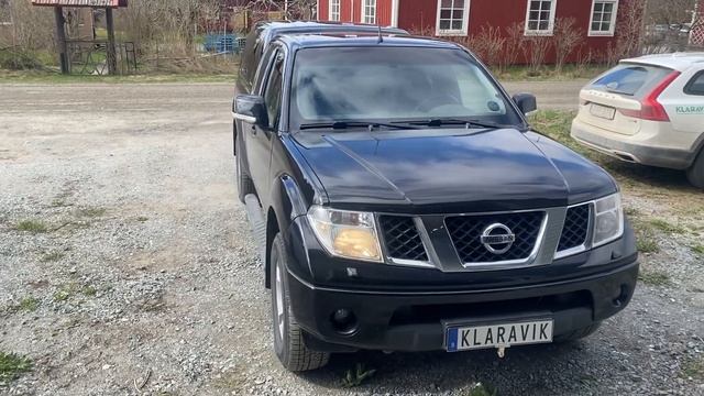 Köp Pickup Nissan Navara 2.5 dCi 4WD (171hk) på Klaravik смотреть онлайн