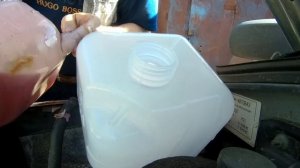 Шевроле нива , расширительный бачок замена .