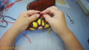 Вяжем следочки из остатков ниток