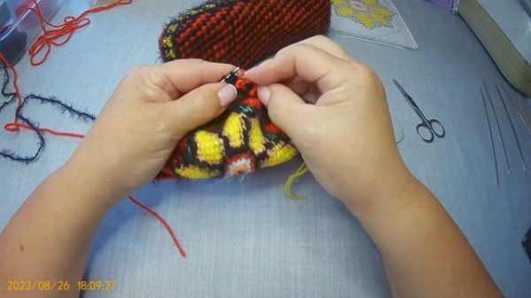 Вяжем следочки из остатков ниток