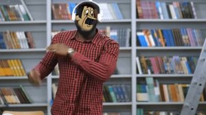 Почтальон Печкин танцует)))