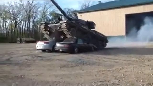 Танк против машин / Tank against the machines смотреть онлайн