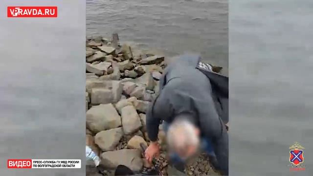 В ВОЛГОГРАДЕ ЛЮБИТЕЛЮ РЫБАЛКИ ГРОЗИТ ШТРАФ ЗА НЕЗАКОННЫЙ ВЫЛОВ смотреть онлайн
