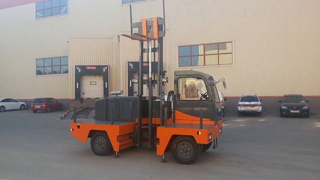 Дизельный погрузчик с боковым захватом HELI CCCD 30 смотреть онлайн