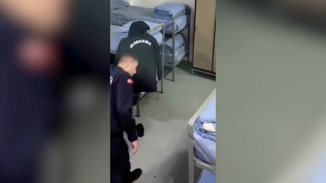 he hasn't peed for a year.. смотреть онлайн