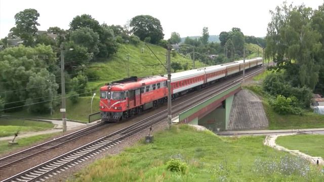 Тепловоз ТЭП60-0926 близ ст. Вильнюс 2 / TEP60-0926 near Vilnius station 2 смотреть онлайн