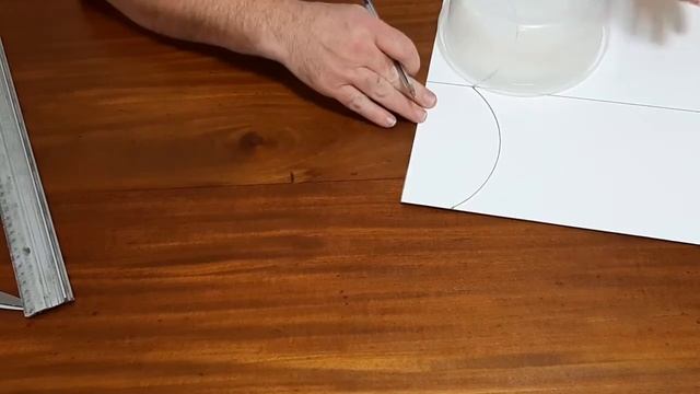 COMO  HACER  ESTUCHE DE REGALO PARA BOTELLA DE VINO EN CARTULINA.