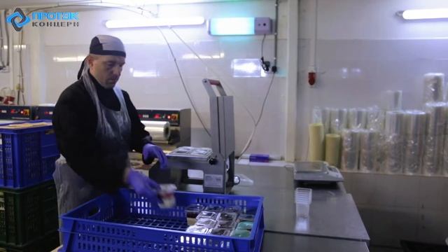 Упаковка десерта под запайку