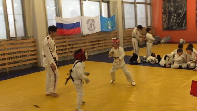 Саша Леонов тайский бокс Косики Карате 6 лет смотреть онлайн