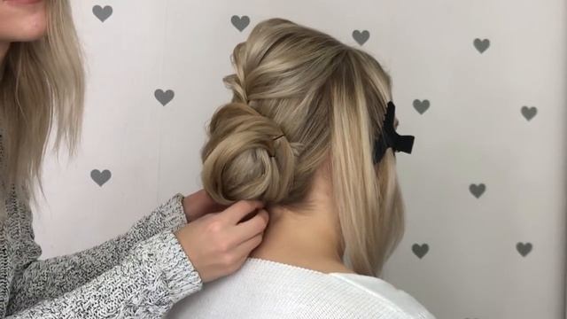 НИЗКИЙ ТЕКСТУРНЫЙ ЭКСПРЕСС ПУЧОК | EASY ROMANTIC UPDO TUTORIAL смотреть онлайн