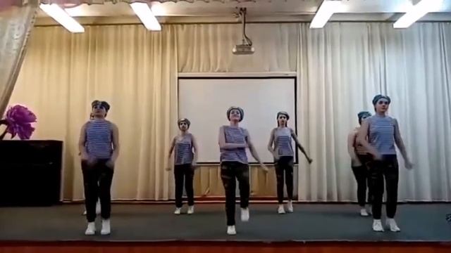 Хореографический коллектив поздравляет всех Защитников Отечества с праздником! смотреть онлайн