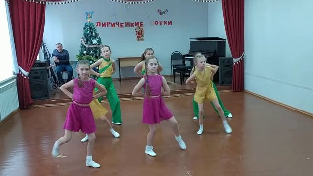 "ВЕСНУШКИ" исп. хореографический коллектив "Озорные девчонки", преп. Т. Богатырёва, младшая группа смотреть онлайн