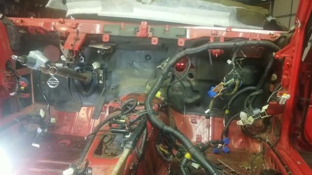 Nissan 300ZX - Part 13 - Dash and body wiring harness removal, fuse panel removal смотреть онлайн
