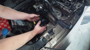 VW Tiguan. Установка ветрового стекла с обогревом и камерой.