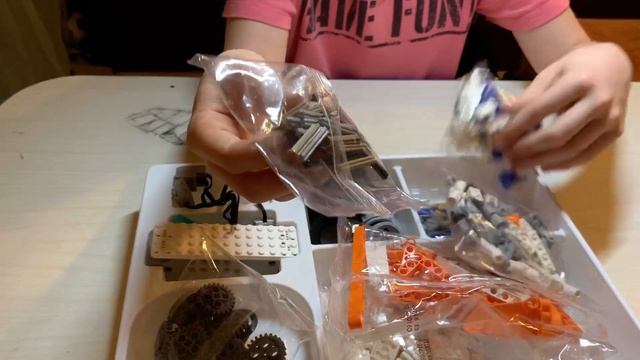 Apitor SuperBot. Что внутри? Смотрим и собираем