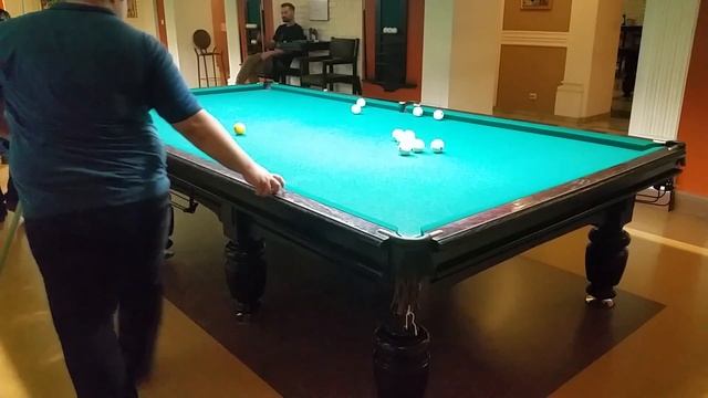 Удивительный случайный триплет от коротких бортов в русском бильярде смотреть онлайн