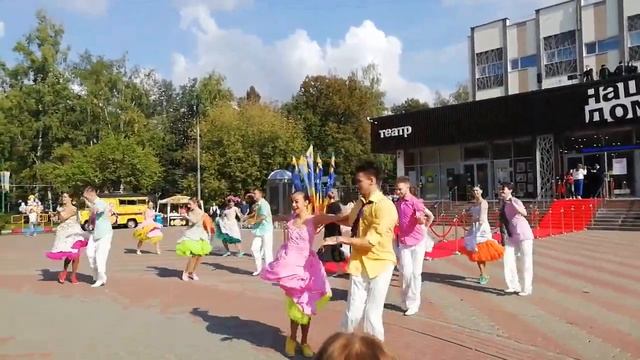 Танец - королева красоты смотреть онлайн
