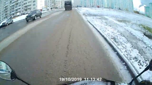 Первый выезд , снег лёд скутер, зима,дрифт смотреть онлайн