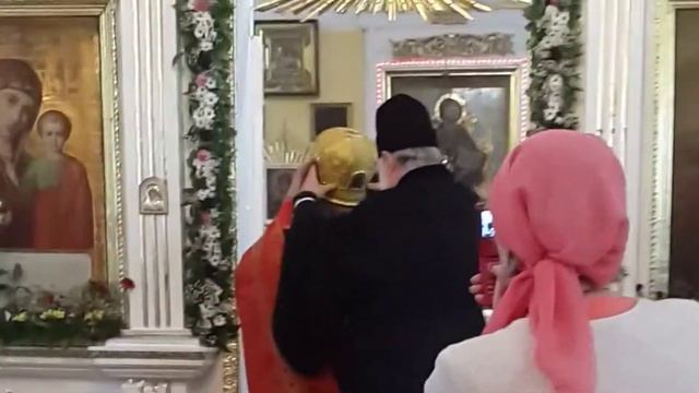 Митрополит Вадим возложил митру на протоиерея Николая Обухова смотреть онлайн