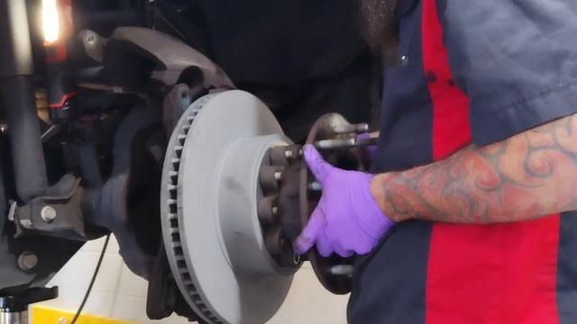 2021 Ford F450 Front Brake Rotor/Pad Removal смотреть онлайн